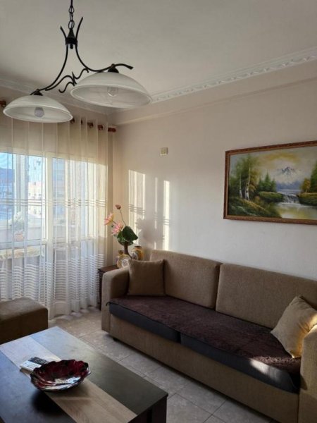 Tirane, jepet me qera apartament 1+1+Ballkon Kati 6, 60 m² 550 € (KOMUNA E PARISIT)