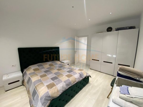 Tirane, jepet me qera apartament 2+1 Kati 4, 96 m² 700 € (Oxhaku)