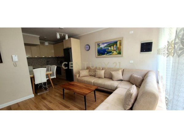 Tirane, jepet me qera apartament duplex 2+1+Aneks+Ballkon Kati 1, 90 m² 700 € (Rezidenca Kodra e Diellit 2)