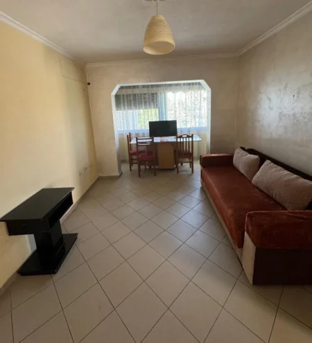 Tirane, shitet apartament 1+1 Kati 4, 53 m² 105.000 € (Kryqzimi i Brrylit)