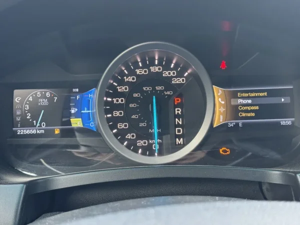 Tirane, shes SUV | Xhip Ford XLT Explorer Benzine+Gaz, blu e errët automatik Klima 220.000 km 6 500 €