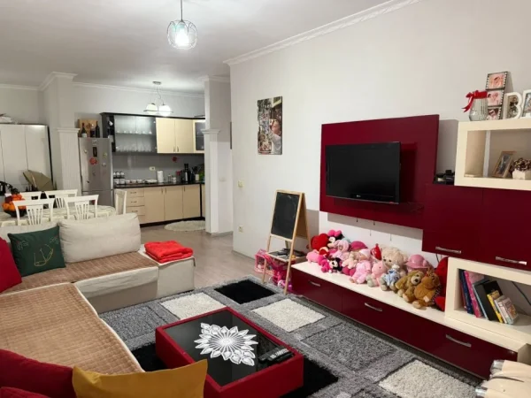 Tirane, jepet me qera apartament 1+1 Kati 5, 60 m² 399 € (Tek 2 Palmat Astir)