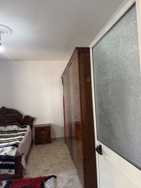 Tirane, jepet me qera apartament 2+1 Kati 1, 95 m² 450 € 