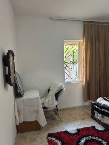 Tirane, jepet me qera apartament 2+1 Kati 1, 95 m² 450 € 