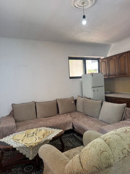 Tirane, jepet me qera apartament 2+1 Kati 1, 95 m² 450 € 