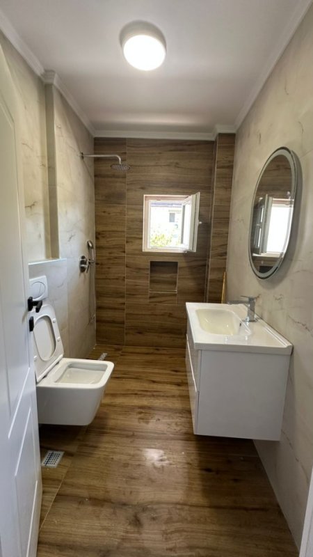 Tirane, shitet apartament 2+1+Ballkon Kati 4, 73 m² 129.000 € (Pediatria, Rruga Xhanfize Keko)