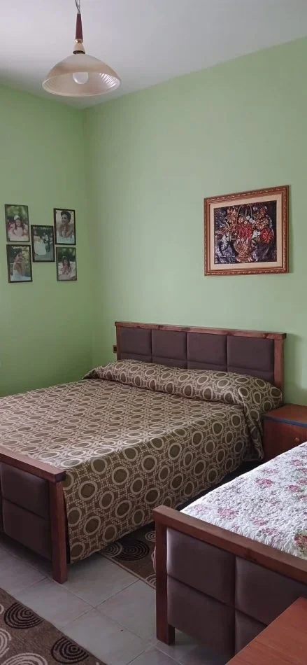 Tirane, jepet me qera apartament 2+1 Kati 1, 130 m² 400 € (Uzina Autotraktoreve (VR003))