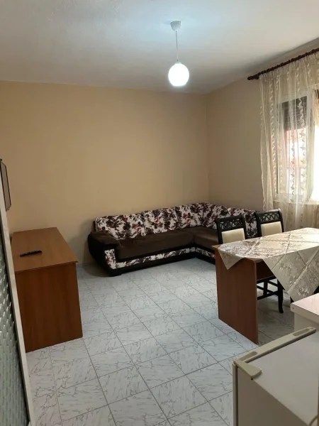 Tirane, jepet me qera apartament 1+1 Kati 2, 70 m² 500 € (Rruga e Durresit (VR005))