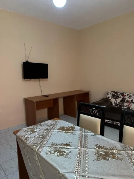 Tirane, jepet me qera apartament 1+1 Kati 2, 70 m² 500 € (Rruga e Durresit (VR005))