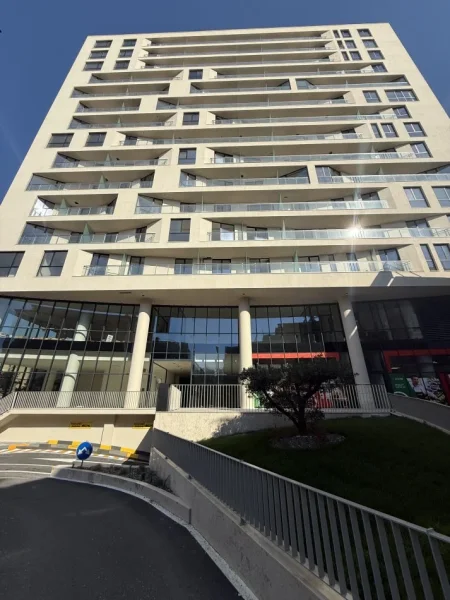 Tirane, shitet apartament 1+1+Ballkon Kati 7, 75 m² 165.000 € (Nova Mine Peza Golden Tower Gati Per Banim)