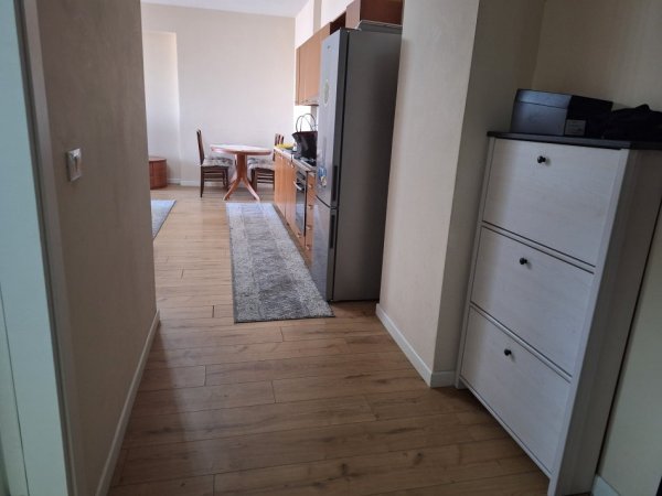 Tirane, jepet me qera apartament 2+1 Kati 4, 100 m² 552 € (Kinostudio (VR005))