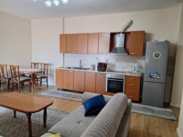 Tirane, jepet me qera apartament 2+1 Kati 4, 100 m² 552 € (Kinostudio (VR005))