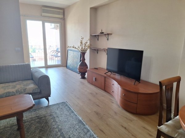 Tirane, jepet me qera apartament 2+1 Kati 4, 100 m² 552 € (Kinostudio (VR005))