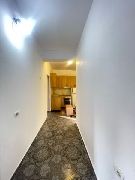 Tirane, jepet me qera shtepi 2+1 Kati 2, 90 m² 450 € (Don Bosko prane Vodafonit)