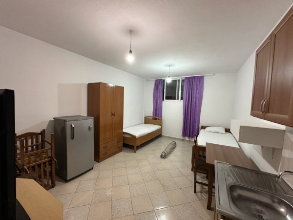 Tirane, jepet me qera garsonier Kati 0, 170 € (Rruga Dajti)