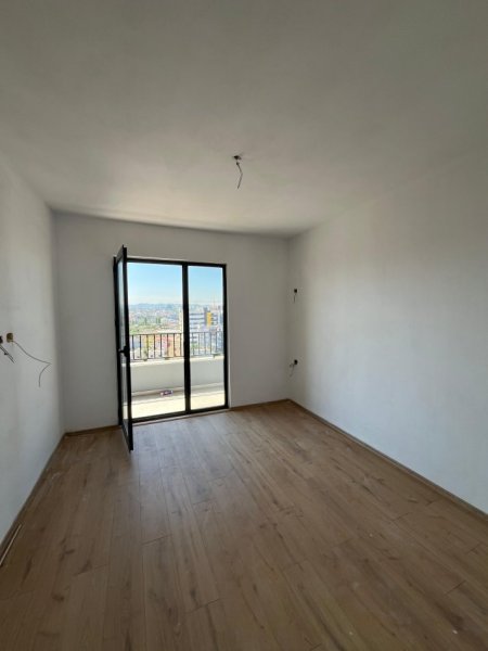 Tirane, shitet apartament 2+1+Ballkon Kati 8, 97 m² 77.000 € (Ulliri, Kamez)