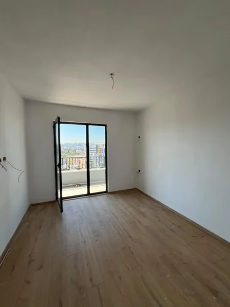 Tirane, shitet apartament 2+1+Ballkon Kati 8, 97 m² 77.000 € (Ulliri, Kamez)
