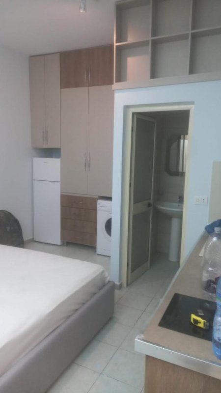 Tirane, jepet me qera garsonier Kati 1, 40 m² 250 € (Tregu Elektrik)