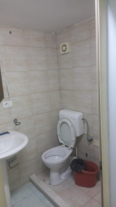 Tirane, jepet me qera garsonier Kati 1, 40 m² 250 € (Tregu Elektrik)