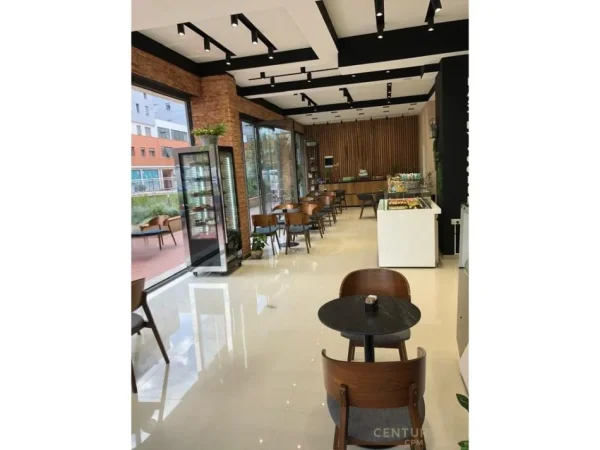 Tirane, jepet me qera bar-kafe Kati 0, 171 m² 2.500 € (Rr.e Dibres)
