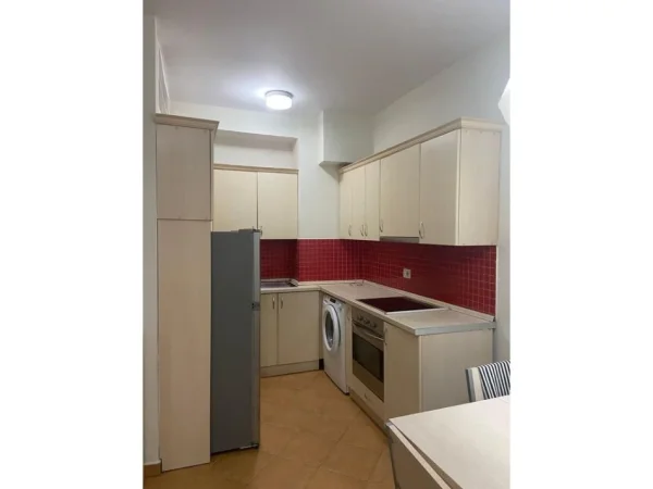 Tirane, shitet apartament 1+1 Kati 3, 65 m² 150.000 € (Rr.e Elbasanit)