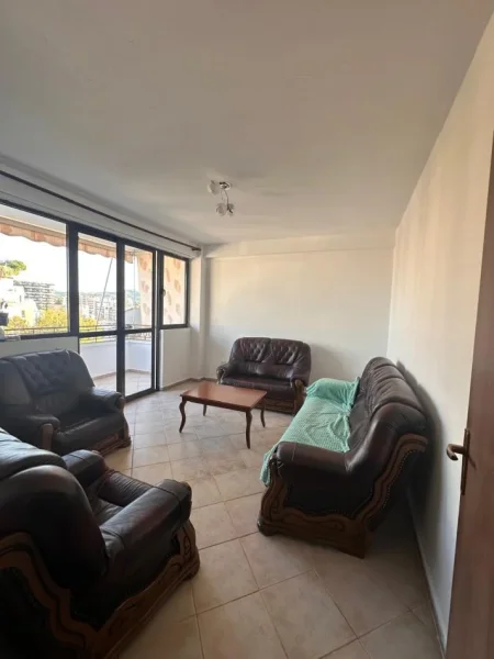 Tirane, jepet me qera apartament 1+1 Kati 8, 71 m² 450 € (Rruga Elbasanit)