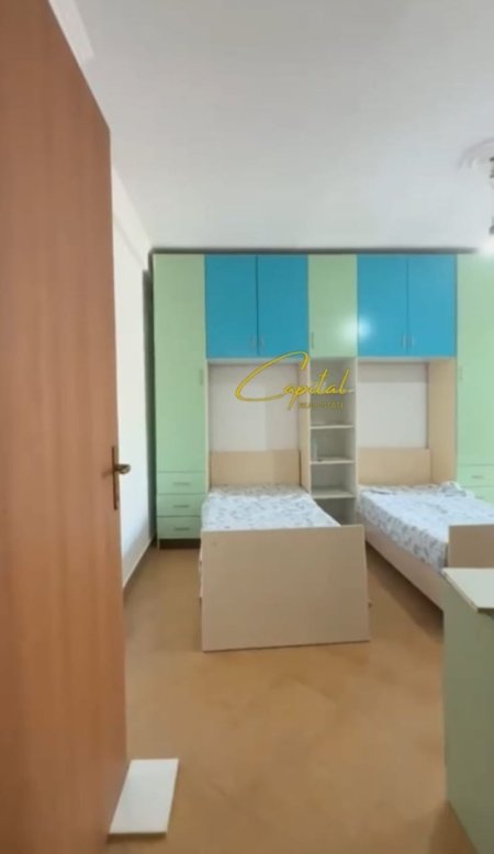 Tirane, shitet apartament 2+1+Ballkon Kati 7, 96 m² 127.000 € (YZBERISHT)