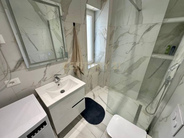 Tirane, shes apartament 1+1 Kati 2, 70 m² 165.000 € (Selvia)