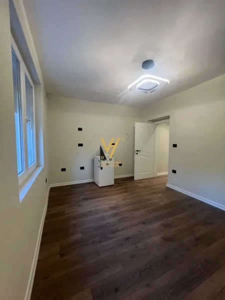 Tirane, shitet apartament 1+1+Ballkon Kati 1, 40 m² 105.000 € (MOZAIKU I TIRANES)