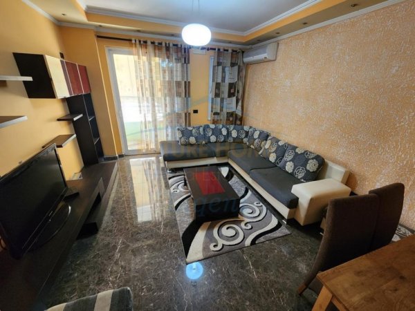 Tirane, jepet me qera apartament 2+1 Kati 2, 84 m² 800 € (Kodra e Diellit,Prane Fondacionit Eleonore.)