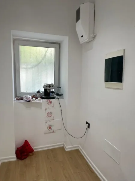 Tirane, jepet me qera dyqan Kati 0, 62 m² 2.000 € (Bulevardi Zogu I)