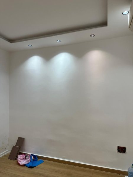 Tirane, jepet me qera dyqan Kati 0, 62 m² 2.000 € (Bulevardi Zogu I)