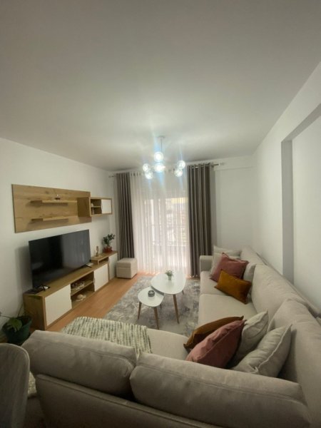 Tirane, jepet me qera apartament 2+1+Ballkon Kati 9, 100 m² 650 € (Rruga 5 Maji)