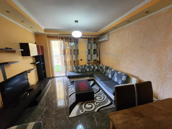 Tirane, jepet me qera apartament 2+1 Kati 2, 84 m² 800 € 
