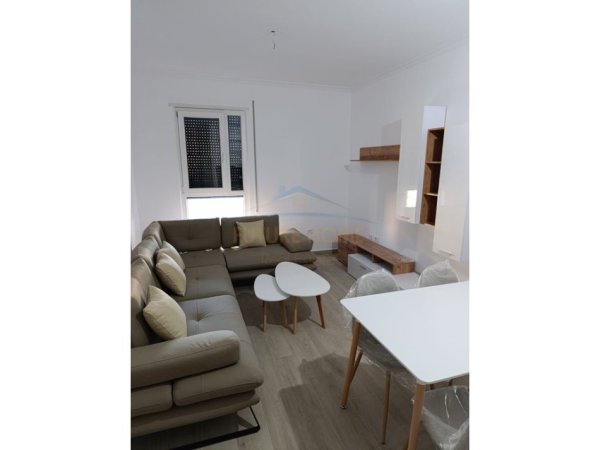 Tirane, jepet me qera apartament 2+1 Kati 5, 106 m² 600 € (Tirana Trio Towers, Don Bosko)