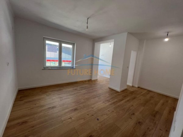 0683487469 Tirane, jepet me qera zyre Kati 2, 83 m² 900 € (Rruga e Durrsit)