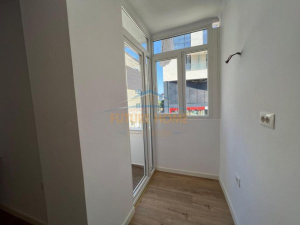 0683487469 Tirane, jepet me qera zyre Kati 2, 83 m² 900 € (Rruga e Durrsit)