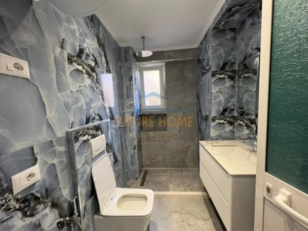 0683487469 Tirane, jepet me qera zyre Kati 2, 83 m² 900 € (Rruga e Durrsit)