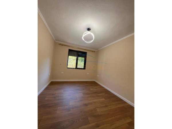 Tirane, shes apartament 2+1 Kati 2, 71 m² 147.000 € (Oxhaku, Tirane.)