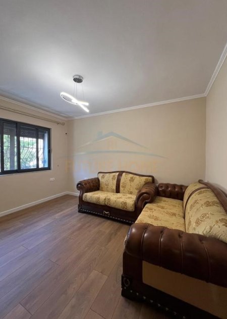 Tirane, shes apartament 2+1+Ballkon Kati 2, 71 m² 147.000 € (Oxhaku)