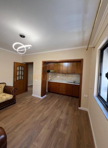 Tirane, shes apartament 2+1+Ballkon Kati 2, 71 m² 147.000 € (Oxhaku)