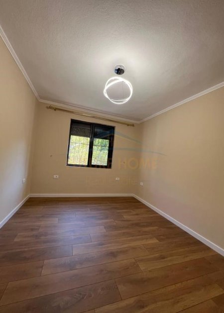Tirane, shes apartament 2+1+Ballkon Kati 2, 71 m² 147.000 € (Oxhaku)