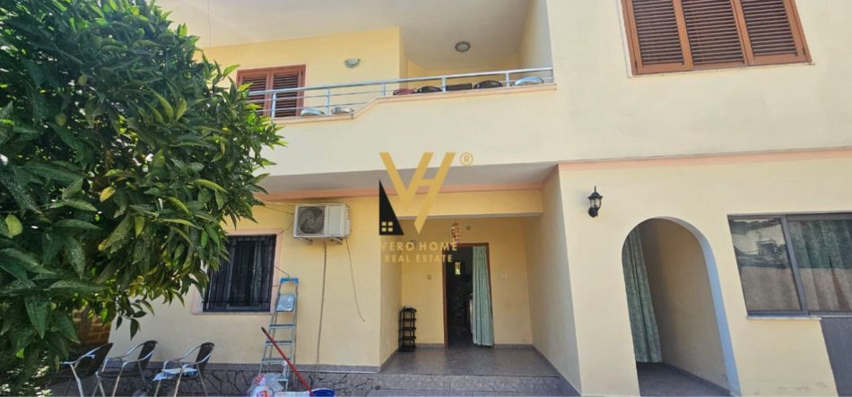 Tirane, jepet me qera apartament 1+1+Ballkon Kati 1, 70 m² 550 € (ISH PARKU I AUTOBUZAVE)