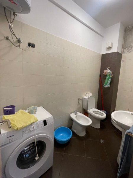 Jepet me Qera Apartament 1+1 tek Zogu i Zi, përballë karburant Gazheli), Kati 2, 70 m² 500 €uro