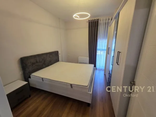 Tirane, shes apartament 2+1 Kati 1, 106 m² 195.000 € (Xhamlliku)