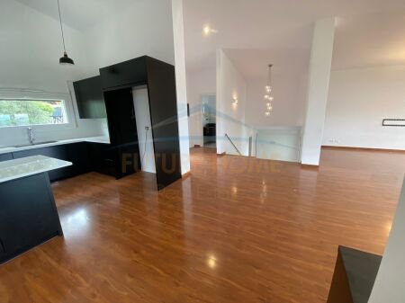 Tirane, jepet me qera Vile 3+1 Kati 0, 219 m² 2.200 € 