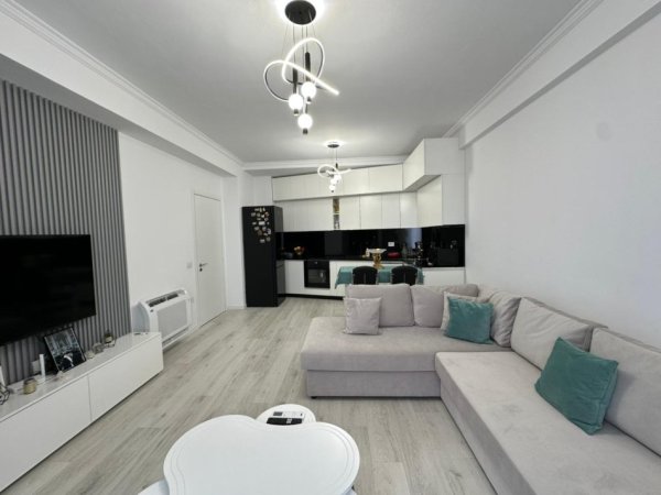 Tirane, jepet me qera apartament 2+1+Ballkon Kati 9, 600 € (Kompleksi Urban Gate Astir)