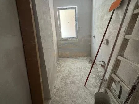 Tirane, shitet apartament 2+1+Ballkon Kati 4, 131 m² 209.000 € (Liqeni i Thate, Lake Side Rezidence)