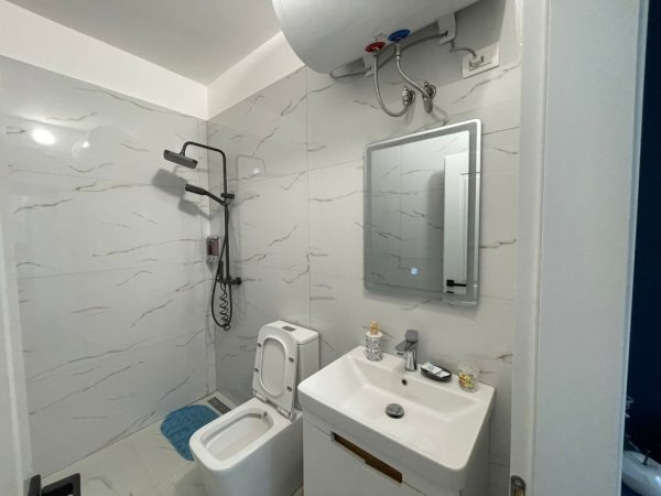 Tirane, jepet me qera apartament 1+1+Ballkon Kati 2, 43 m² 600 € (21 Dhjetori)