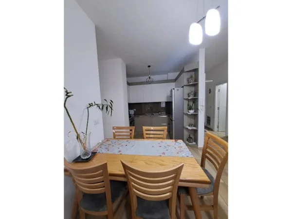 Tirane, jepet me qera apartament 2+1 Kati 1, 85 m² 700 € (Don Bosko)